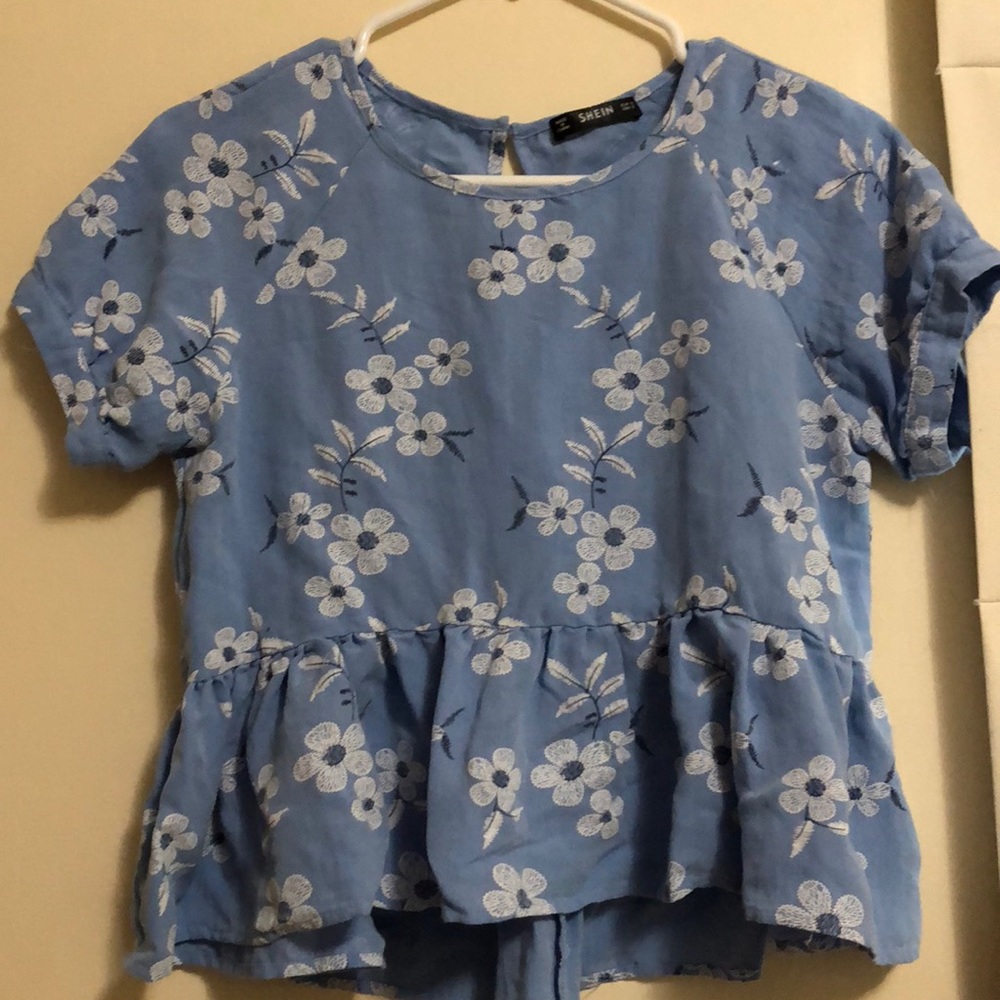 SHEIN’s Baby Blue Floral Top